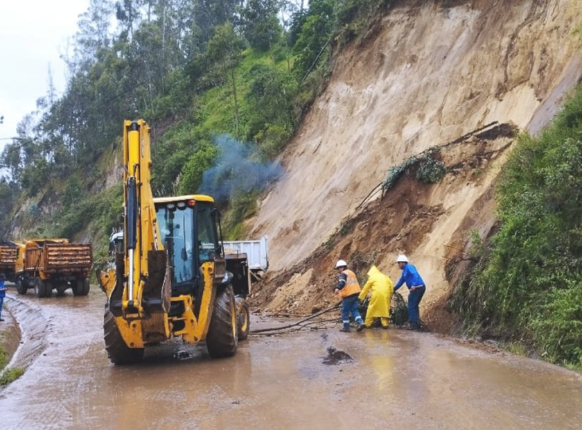 2025_04_04_EMERGENCIAS_EPMMOP_DMQ
