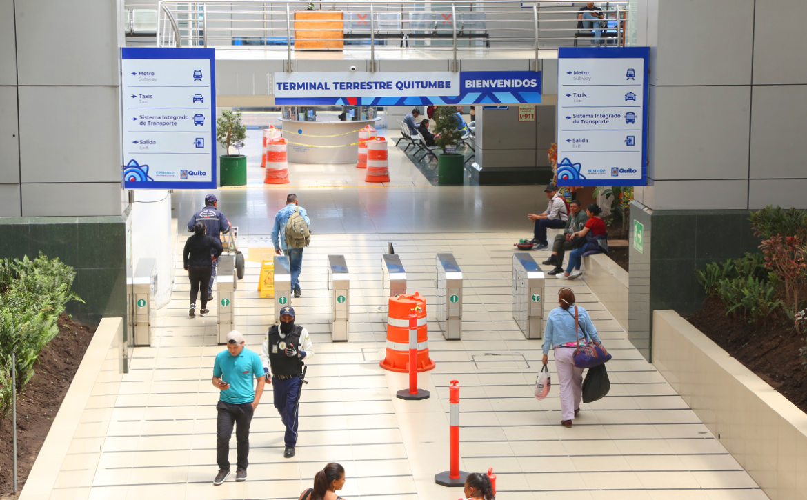 2025_04_15_TERMINALES_TERRESTRES_QUITO_ELECCIONES_2025