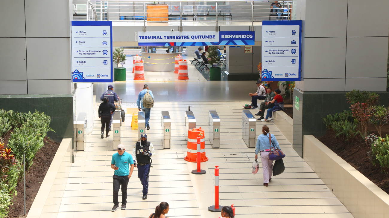 2025_04_15_TERMINALES_TERRESTRES_QUITO_ELECCIONES_2025