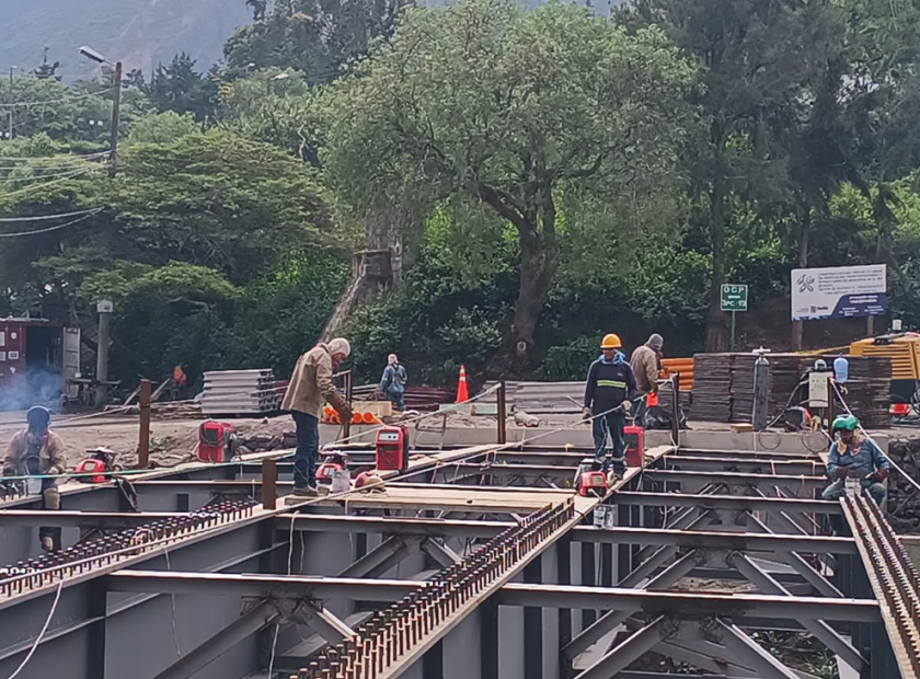 2025_04_16_CONSTRUCCION_PUENTE_VEHICULAR_POMASQUI