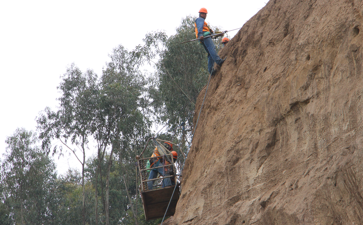 2025_05_13_RAHABILITACION_TALUD_GUAYASAMIN